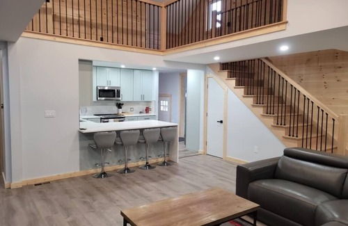 Babcock Casa | 5-bedroom house with WiFi and AC in Nekoosa 12 min from Necedah sleeps 14