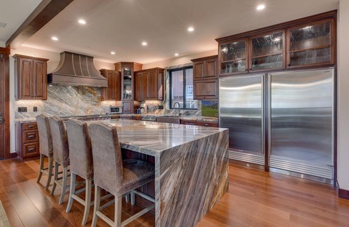 Skyland Casa | 5-Bedroom Lake Tahoe Gem | Deck & Hot Tub (Tall Pines)