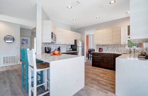 Sunset Lakes Casa | 5 bedroom lakefront home w/ large private pool & spa - Close to WDW & Universal