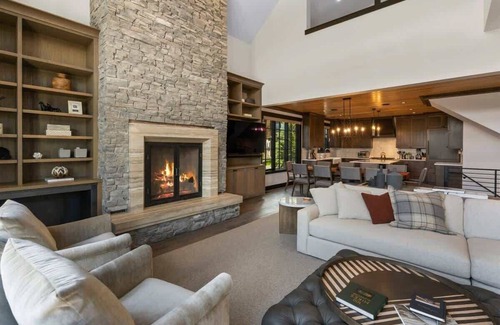 Big Sky Casa | 5 Bedroom Luxury Hillside Retreat in Big Sky