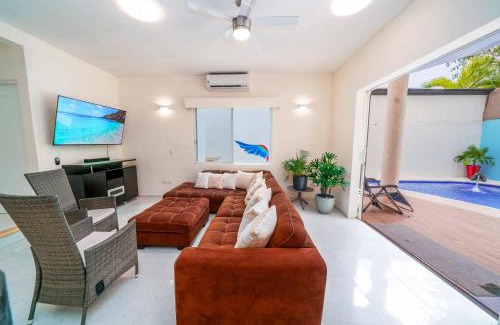 Centro de Cancún Villa | 5 Bedroom Modern Villa with Private Pool - Great Location