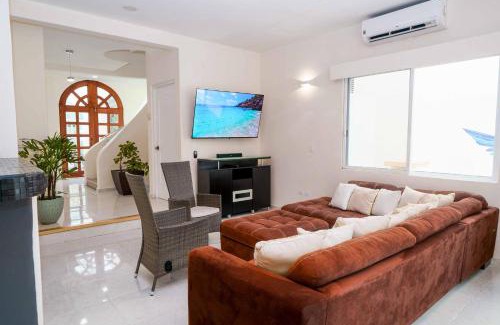 Centro de Cancún Villa | 5 Bedroom Modern Villa with Private Pool - Great Location