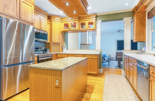 Grand Junction Casa | 5 bedroom on Saddle Lake, Luxury retreat