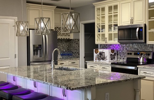 Greenacres Casa | 5-bedroom vacation home just 5 minutes from Palm Beach International Airport.