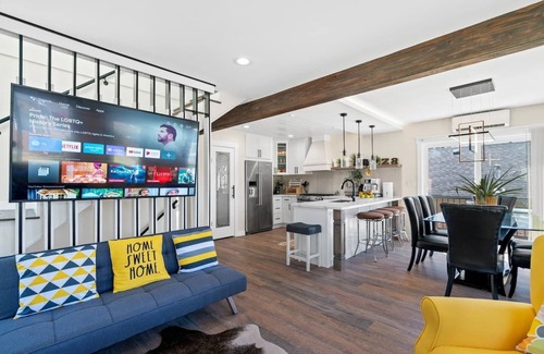 Mid-Beacon Hill Casa | 5-bedroom vacation home just 7 minutes to T-Mobile Park