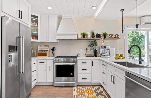 Mid-Beacon Hill Casa | 5-bedroom vacation home just 7 minutes to T-Mobile Park