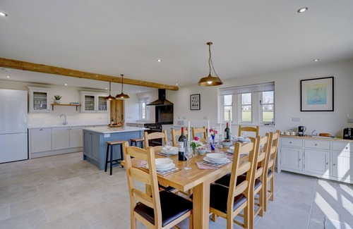 Hethel Casa | 5 bedroomed farmhouse perfect for exploring Norfolk and Suffolk.