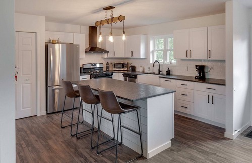 Baxter Casa | 5 Bedrooms, Movie Theater, Game Room, Water Toys, Beach, With Great Location!