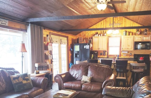 Crosby Casa | The Iron Willow: Crosby SMART Home - ESCAPADA DE INVIERNO ACOGEDORA cerca de Brainerd MN