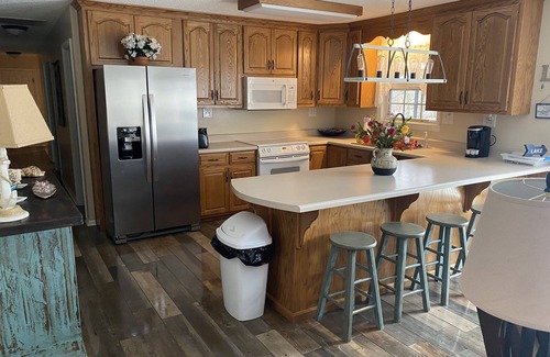 Trimble Casa | 5 BR Retreat on Beautiful Smith Lake & Close to I-65