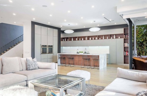 Greater Wilshire - Hancock Park Casa | 5 BR Villa in the Grove - Pool & Spa