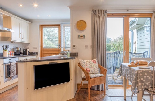 Bugford Cabaña | 5 COURT COTTAGE, HILLFIELD VILLAGE, family friendly in Dartmouth