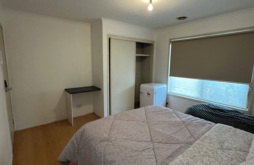Bundoora Casa | 5 Ensuite Bedrooms for Ultimate Comfort with Every Convenience-Bundoora