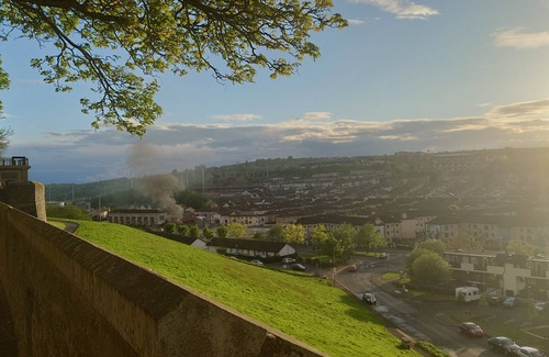 Londonderry Casa | 5 Guests - Helens House Derry City Centre - 3 Bed