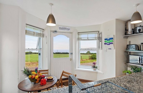 Newport Casa | 5 * Magnificent C18th Rectory sleeps 21 with Huge Garden, Games room and Hot Tub