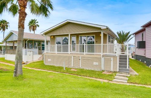 Port Isabel Casa | 5 Mi to Beaches Sunny Port Isabel Golf Retreat