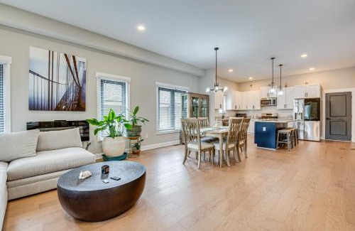 Sylvan Hills Casa | 5 Mi to Dtwn ATL Home with Office and Large Backyard!