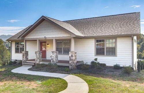 Weaverville Casa | 5 Mi to Dtwn, Stunning Views Weaverville Retreat!