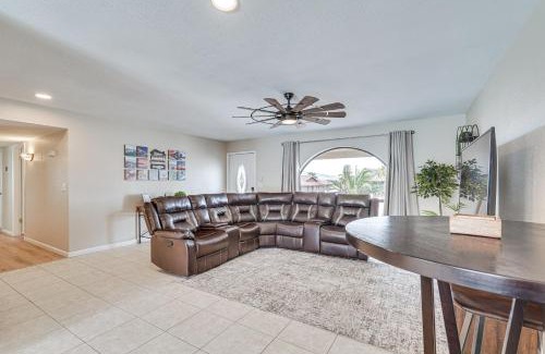 Lake Havasu City Casa | 5 Mi to Lake Havasu Home with Yard and Pool