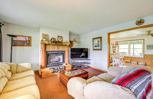 Waynesville Casa | 5 Mi to Lake Junaluska Mtn Haven with Deck!