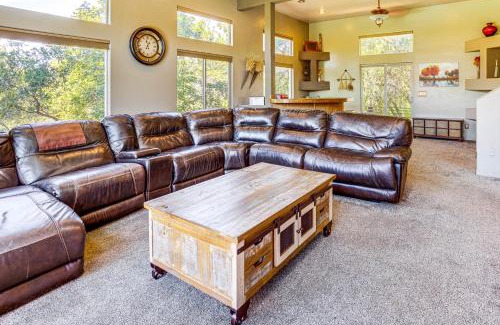 Wolf Creek Casa | 5 Mi to Powder Mtn Tuscan Mountain Retreat