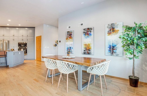 East Old Golden Rd Casa | 5 Mi to Red Rocks: Sleek Duplex w/ Grill!