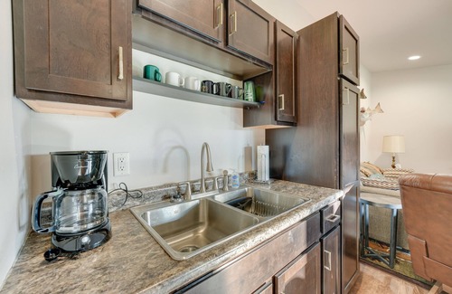 White Pigeon Apartamento | 5 Mi to St Joseph River: Apartment w/ Fire Pit!