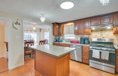 Medford Casa | 5 Mi to TD Garden Quiet Medford Getaway!