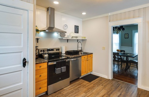 Glens Falls Casa | 5 Mi to West Mountain: Glens Falls Home!