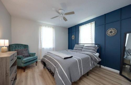 Nashville Casa | 5 Min to Airport Pet Friendly Fire pit Fenced Yard