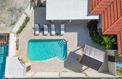 Opal Apartamento | 5 min to Beach Luxe Villa Opal Breeze by Bocobay
