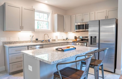 Oakley Casa | 5 min to Biltmore & 10 to Downtown. New adorable neighborhood.