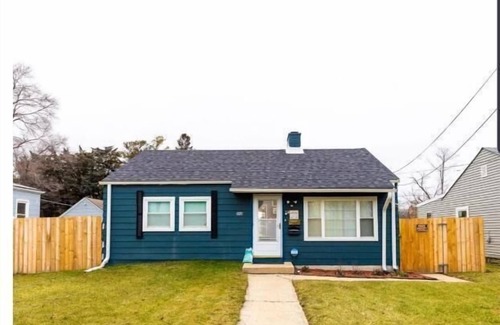 North Chicago Casa | 5 min to Naval station Great Lake, Great lakes Commissary, RFU Medical School.