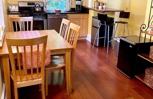Kenilworth Cabaña | Asheville Cottage - En la ciudad con i minutos a Biltmore y al centro, ideal para familias