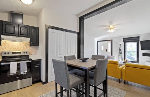 Westfield Casa | 5 mins to Grand Park, 15 mins to Ruoff, pet-friendly, peaceful environment!