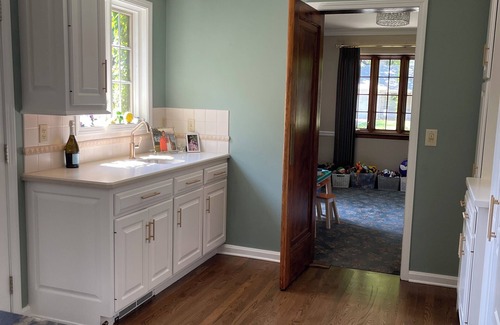 South Bend Casa | 5 minute drive to Notre Dame- 1.7 miles from campus!