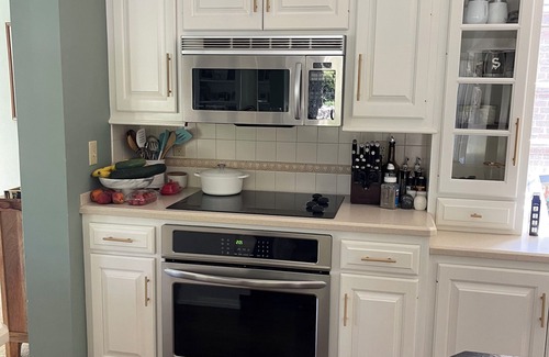 South Bend Casa | 5 minute drive to Notre Dame- 1.7 miles from campus!