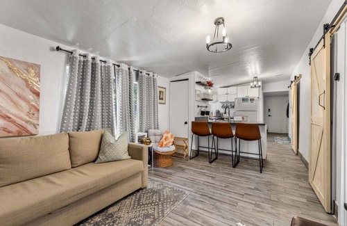 Southside Casa | 5 minute walking to downtown, NAU, coffee shops, shopping, parks and more!