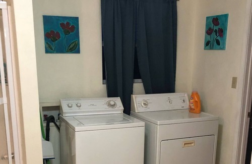 Dale Apartamento | Holiday Guest House Suites - Cerca de Holiday World / Splashin 'Safar - capacidad para 14 personas