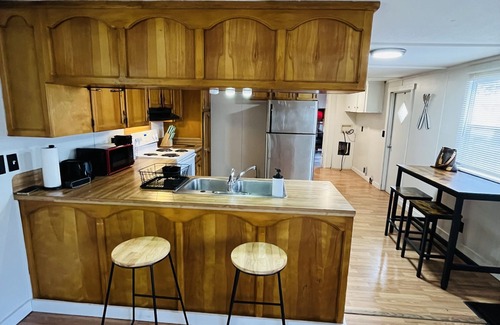 Brookeland Casa | 5 minutes from Humphrey boat ramp,guest access to pool and tennis courts
