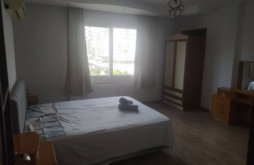 Mezetli Apartamento | 5 minutes to Beach. Peaceful City Center 3 BR Family Flat with Park view.