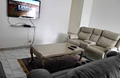 Erasmuskloof Apartamento | 5 minutes to Menlyn mall and 4 minutes to Time Square casino.
