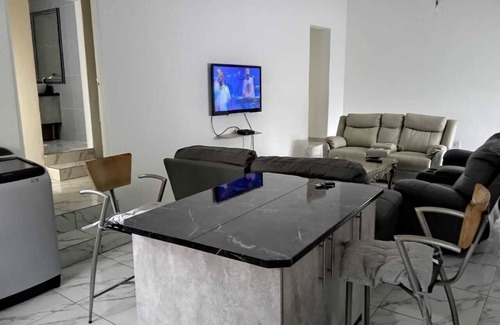 Erasmuskloof Apartamento | 5 minutes to Menlyn mall and 4 minutes to Time Square casino.