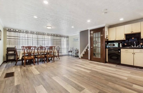 Duluth Casa | 5 minutes to shopping mall restaurants and highway