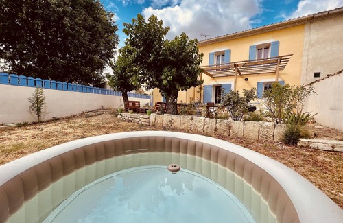 Aigues-Vives Casa | 5 pers rental in Aigues-Vives 20 km from the beaches - between Montpellier and Nîmes