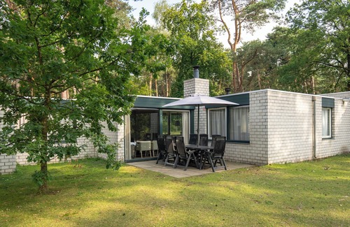 Hapert Casa | 5-person bungalow in the holiday park Landal Het Vennenbos