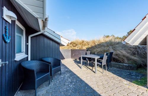 Henne Strand Casa | 5 person holiday home in Henne