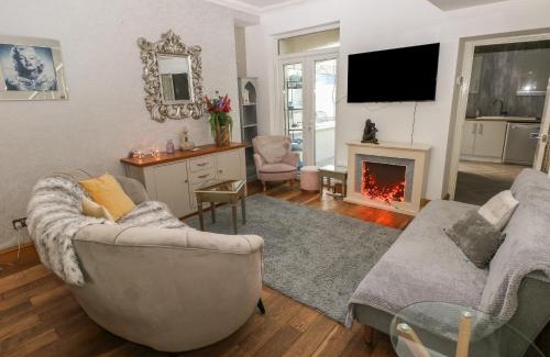 Llanelli Casa | 5 Pontardulais Road
