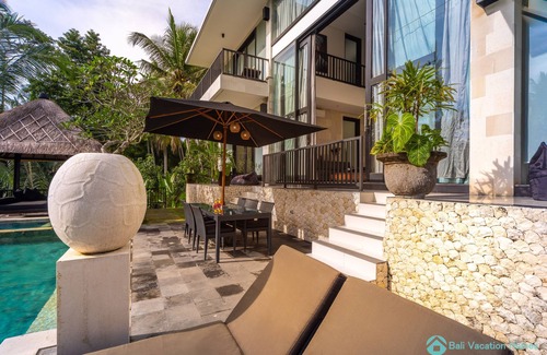 Abiansemal Villa | 5 * Villa con piscina en Ubud con recogida gratuita en el aeropuerto y uso gratuito de bicicletas.