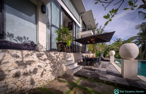 Abiansemal Villa | 5 * Villa con piscina en Ubud con recogida gratuita en el aeropuerto y uso gratuito de bicicletas.